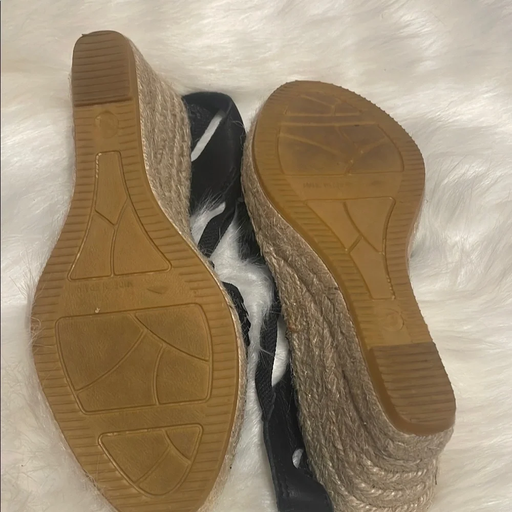 Black Vidoretta Sandals
